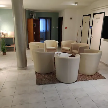 Italia Πανσιόν